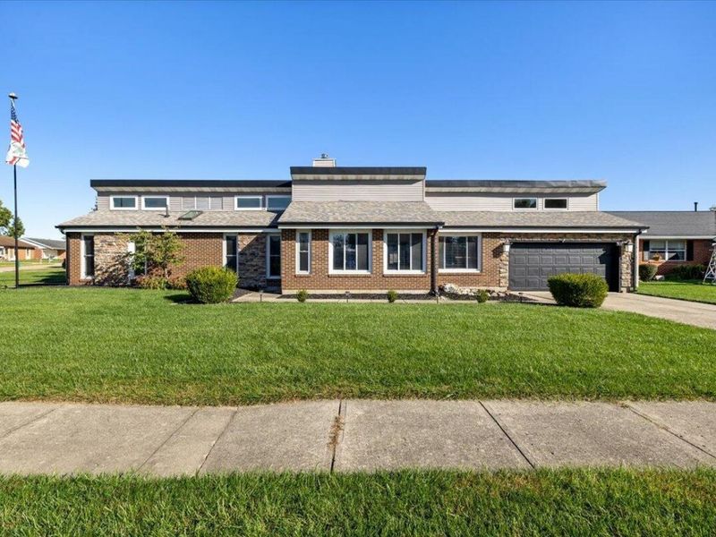 1700 Elaina Drive, Springfield, OH 45503 Photo 2