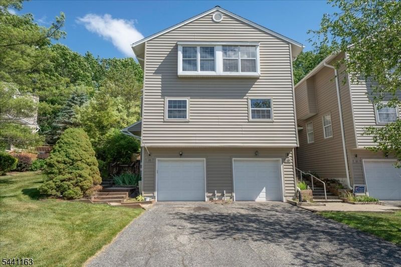 15 Rhea Run, Hampton, NJ 07860 Main Photo