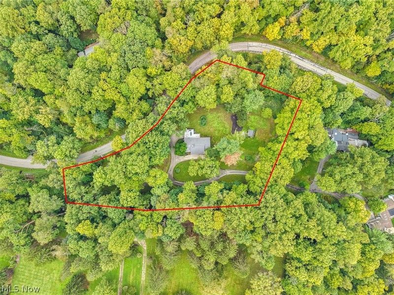 2000 Berkshire Road, Gates Mills, OH 44040 Photo 2