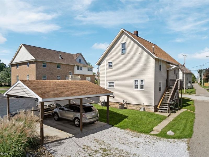116 Summit Street SE, North Canton, OH 44720 Photo 2