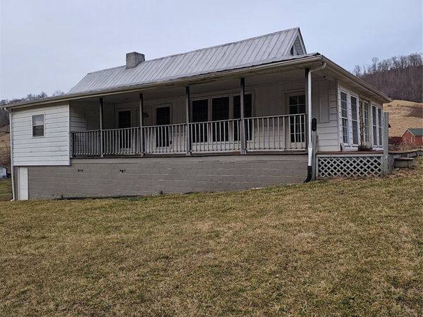664 Water Street , Bakersville, NC 28705