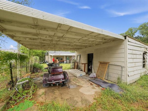 718 S 2nd Street, Henryetta, OK 74437