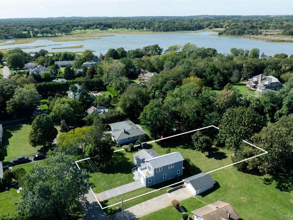 1045 Fanning Road , New Suffolk, NY 11956
