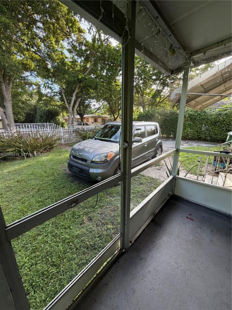 925 NW 52nd St , Miami, FL 33127 Photo
