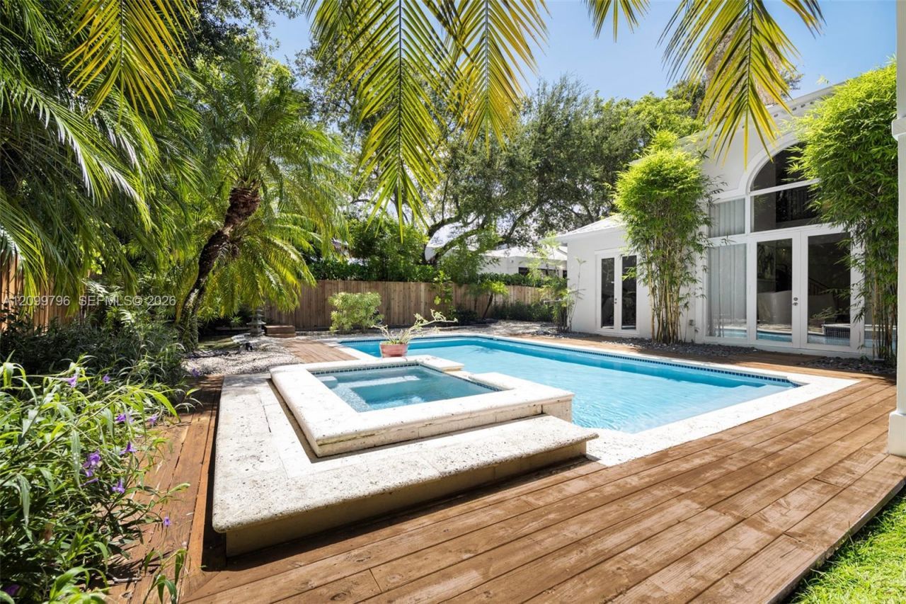 6021 SW 81 Street, South Miami, FL 33143 Photo