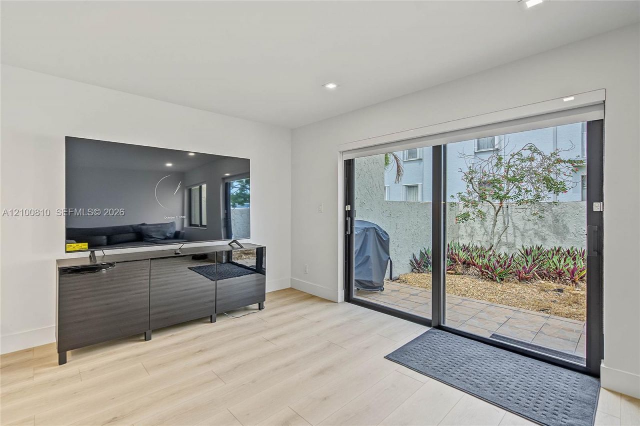 2607 N 40th Ave , Hollywood, FL 33021 Photo