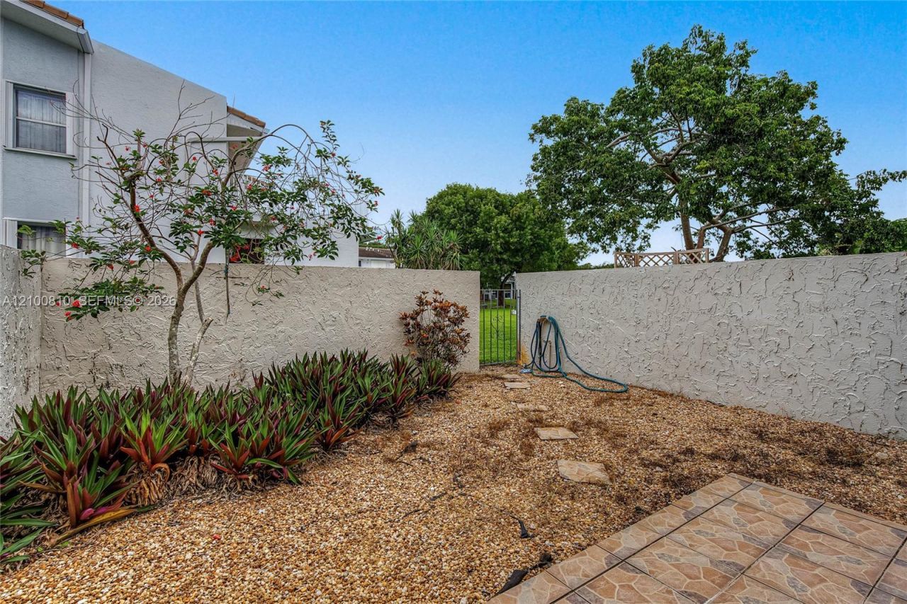 2607 N 40th Ave , Hollywood, FL 33021 Photo