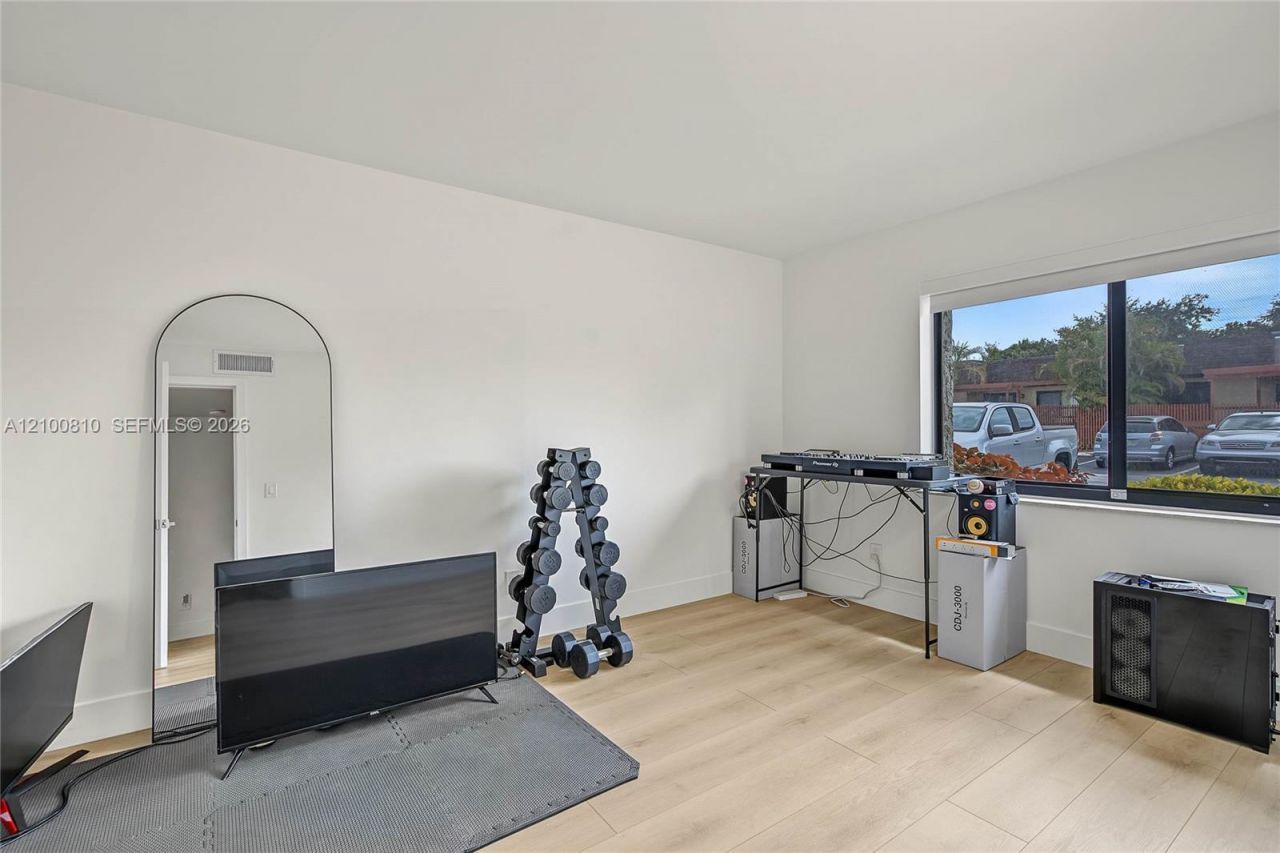 2607 N 40th Ave , Hollywood, FL 33021 Photo