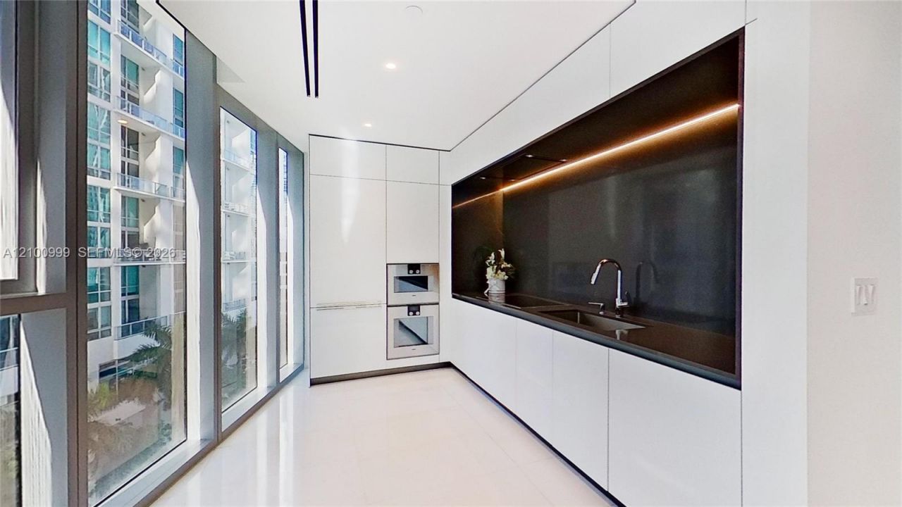 300 Biscayne Boulevard Way , Unit 506E, Miami, FL 33131 Photo