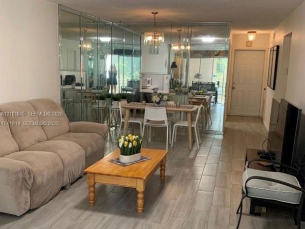 300 Berkley Rd, Unit 312, Hollywood, FL 33024