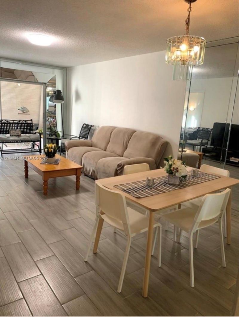 300 Berkley Rd, Unit 312, Hollywood, FL 33024 Photo