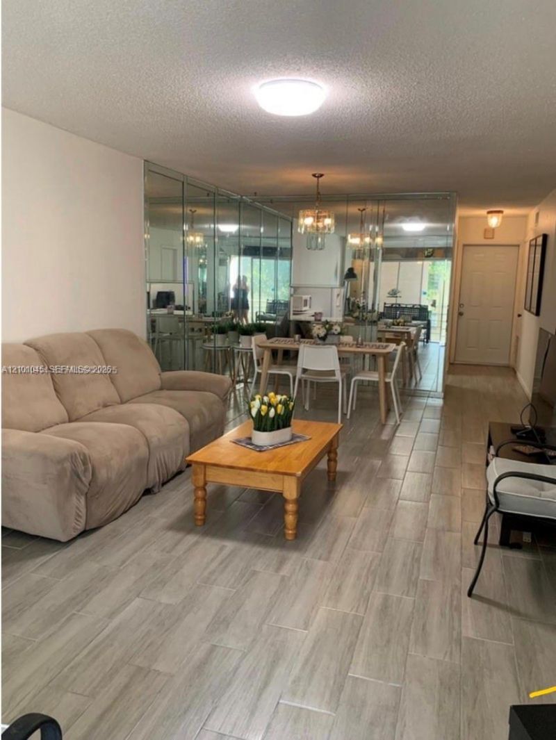 300 Berkley Rd, Unit 312, Hollywood, FL 33024 Photo