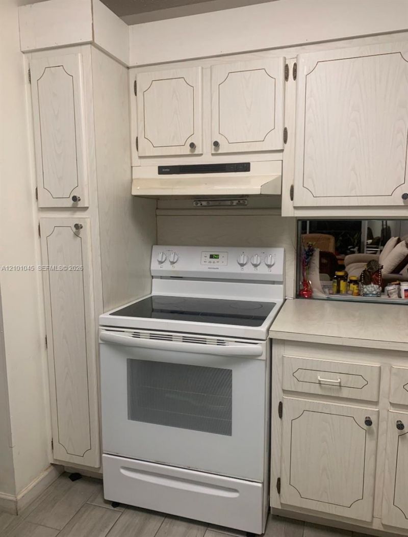 300 Berkley Rd, Unit 312, Hollywood, FL 33024 Photo