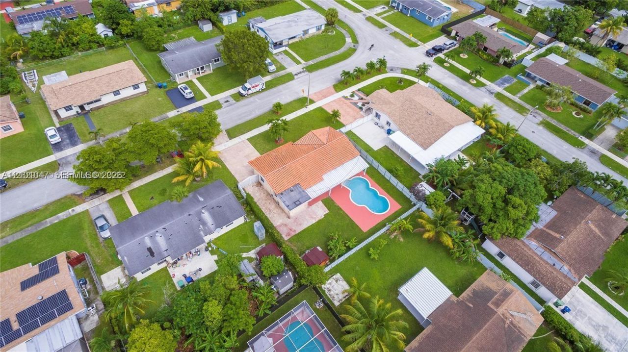 112 NE 206th Ter, Miami Gardens, FL 33179 Photo