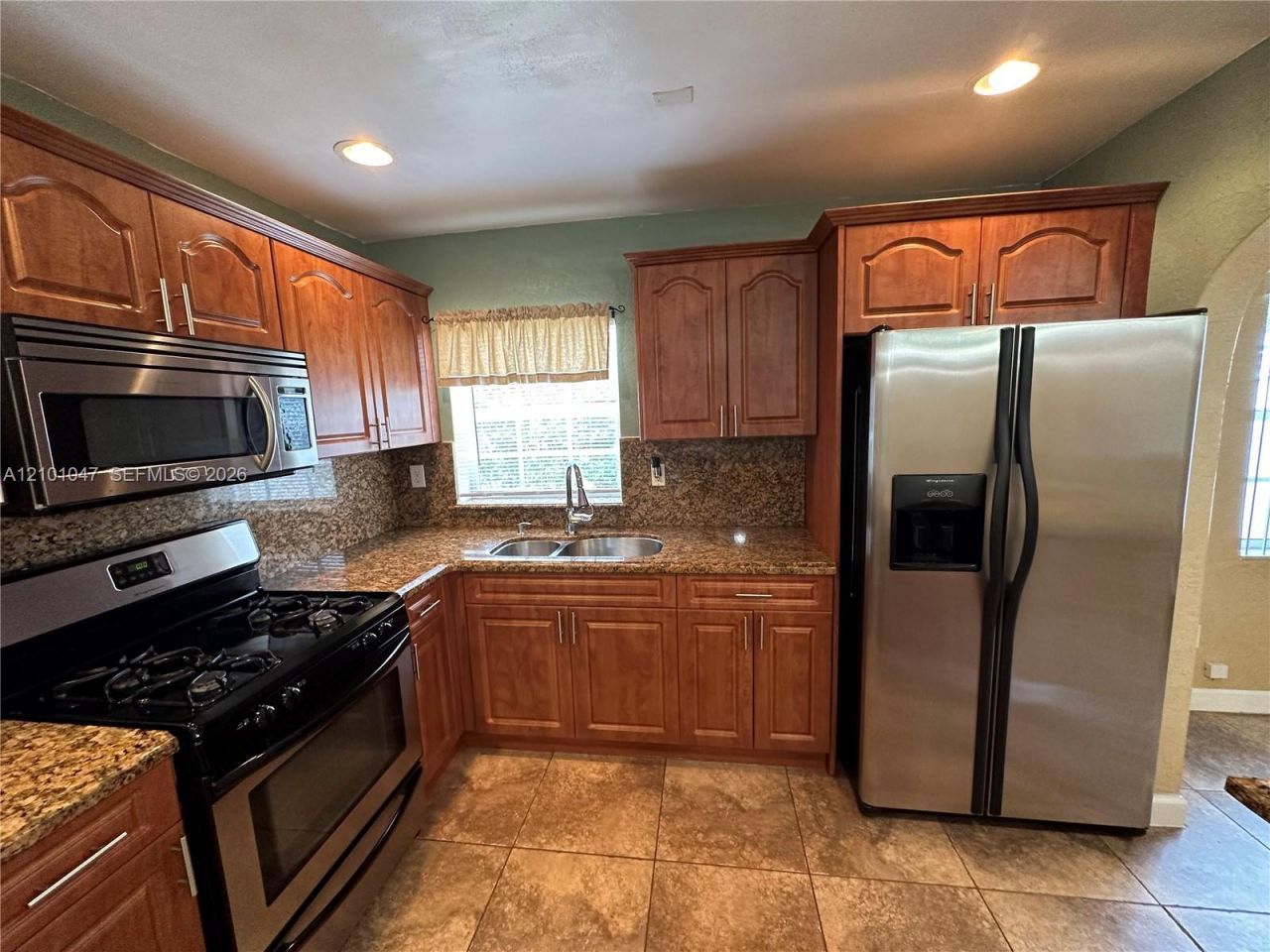 112 NE 206th Ter, Miami Gardens, FL 33179 Photo