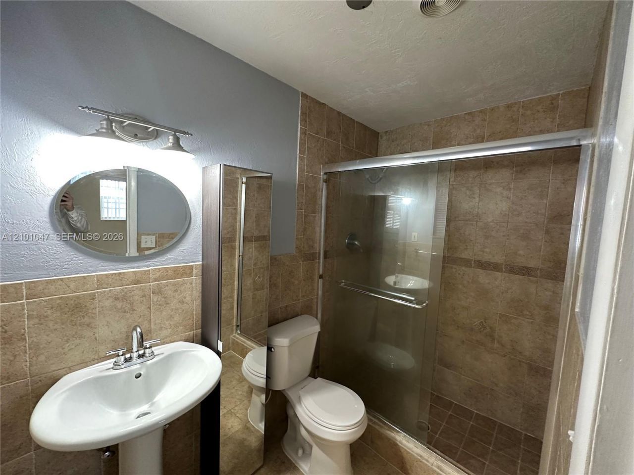112 NE 206th Ter, Miami Gardens, FL 33179 Photo