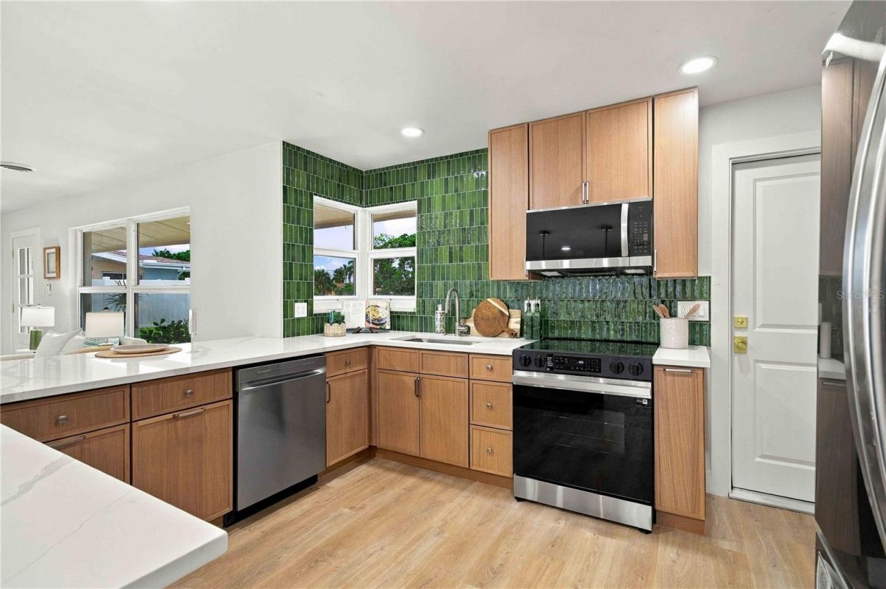 9911 Royal Palm Drive, Bradenton, FL 34210 Photo