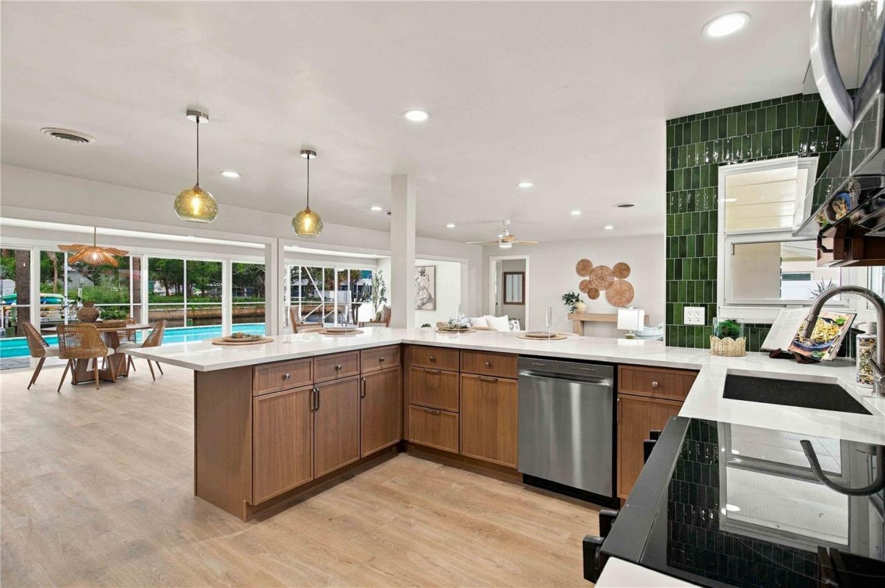 9911 Royal Palm Drive, Bradenton, FL 34210 Photo