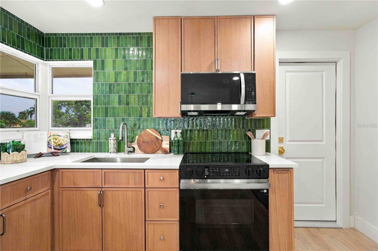 9911 Royal Palm Drive, Bradenton, FL 34210 Photo