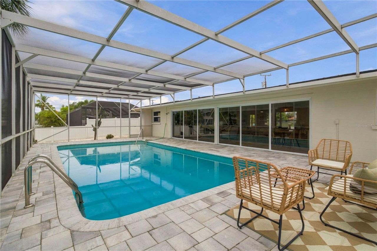 9911 Royal Palm Drive, Bradenton, FL 34210 Photo