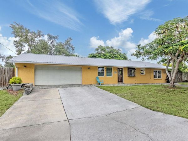 990 FLORENCE STREET , NOKOMIS, FL 34275