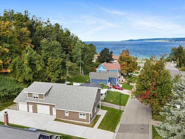 148 Beaubien, Petoskey, MI 49770
