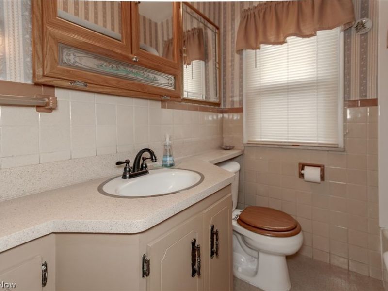 28618 Gilchrist Drive, Willowick, OH 44095 Photo 12