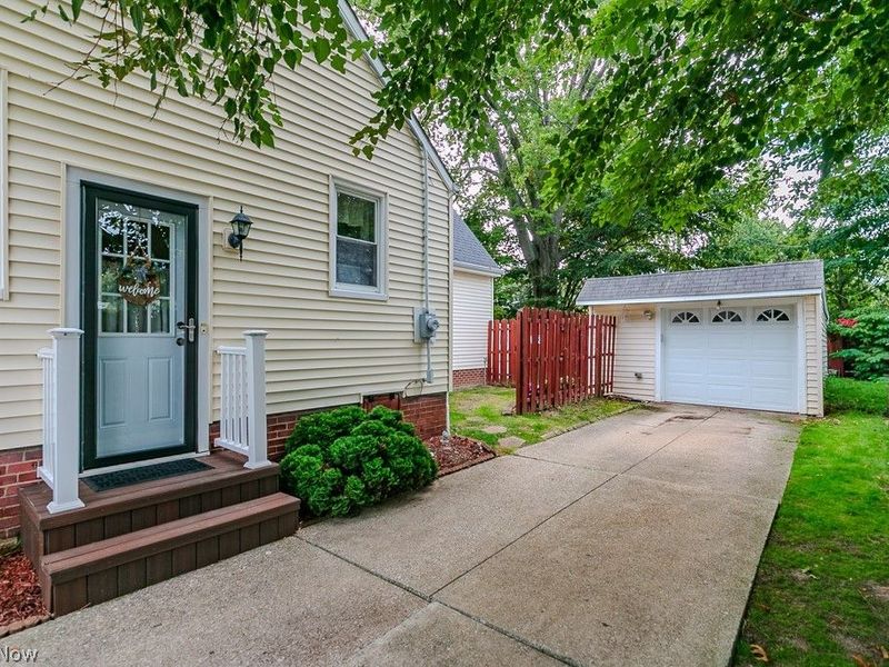 28618 Gilchrist Drive, Willowick, OH 44095 Photo 4