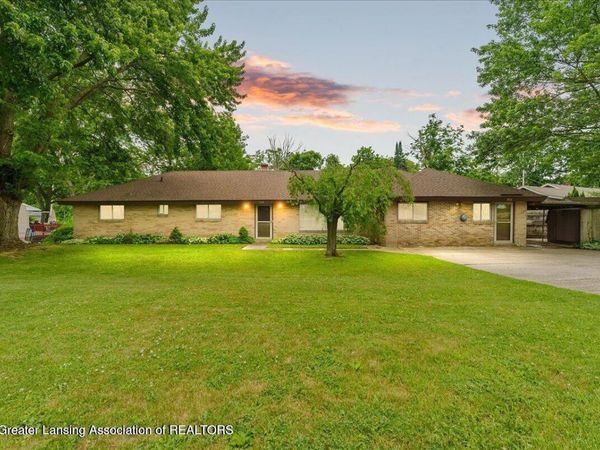 918 Bon Air Road, Lansing, MI 48917