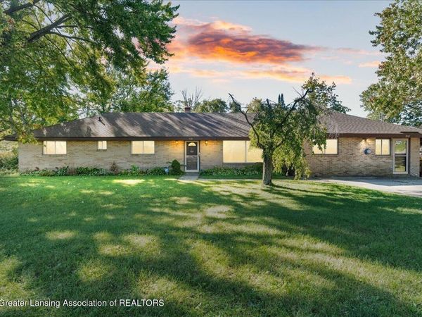918 Bon Air Road, Lansing, MI 48917