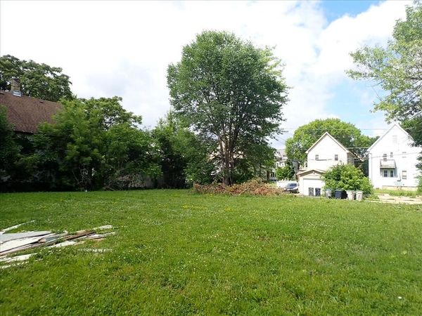 2477 N 38TH STREET, Milwaukee, WI 53210