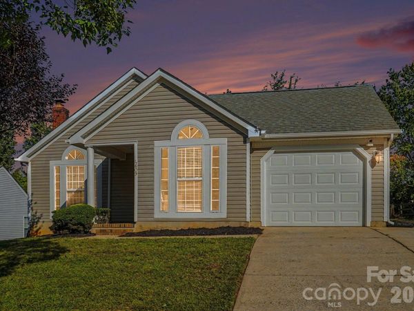 4609 Avalon Forest Lane, Charlotte, NC 28269