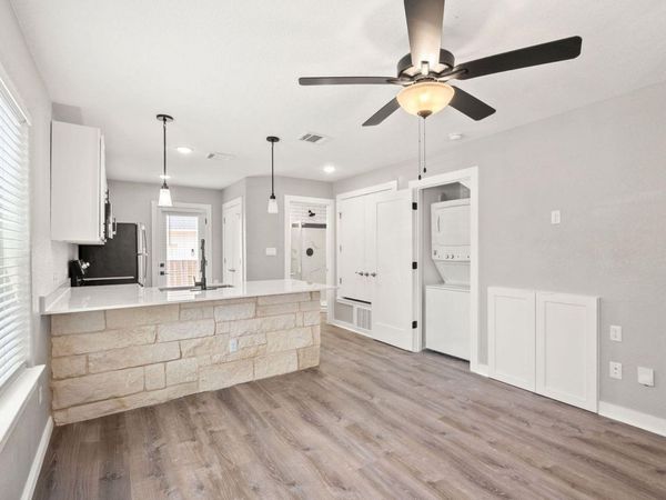 20 Tate LN, Unit 122, Round Rock, TX 78665