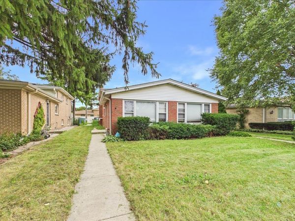 5007 Golf Road , Skokie, IL 60077