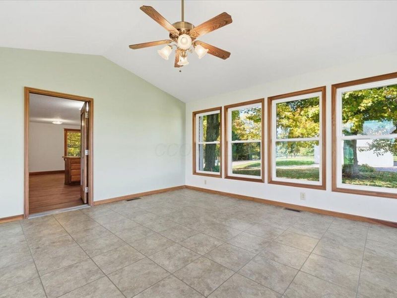7522 Martinsburg Road, Mount Vernon, OH 43050 Photo 6