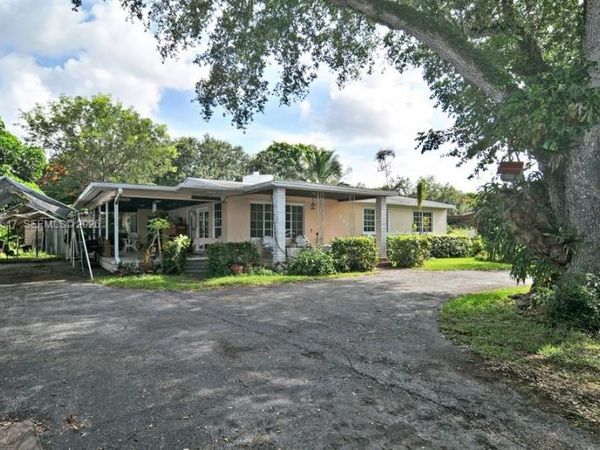 6851 Sunset Dr , South Miami, FL 33143