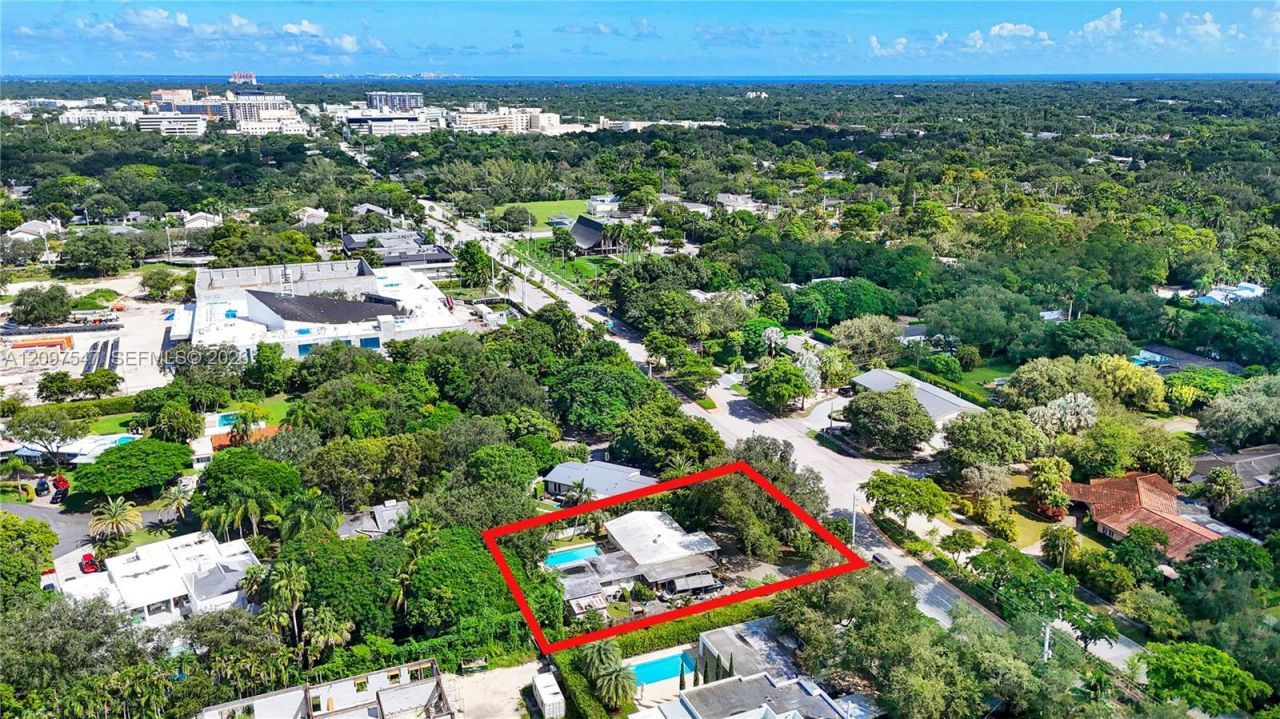 6851 Sunset Dr , South Miami, FL 33143 Photo