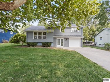 7405 S 89th Street, La Vista, NE 68128