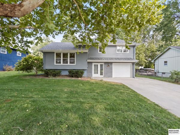 7405 S 89th Street, La Vista, NE 68128