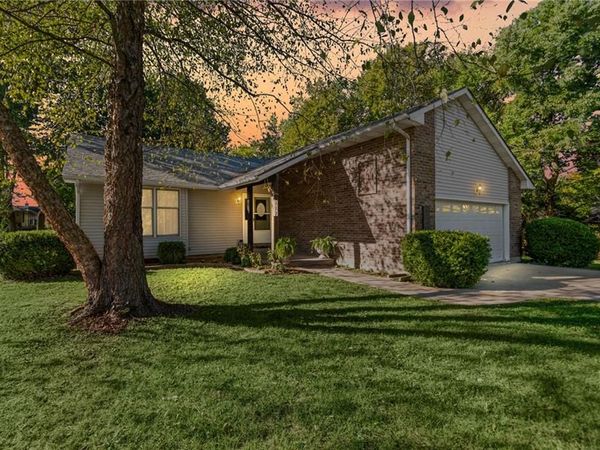 112 W Calvird Drive, Clinton, MO 64735