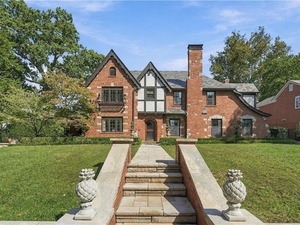 1010 W 65th Street, Kansas City, MO 64113