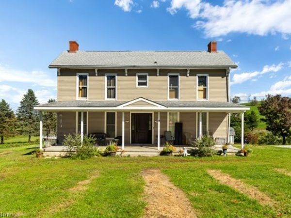 47105 Watson Road, St Clairsville, OH 43950
