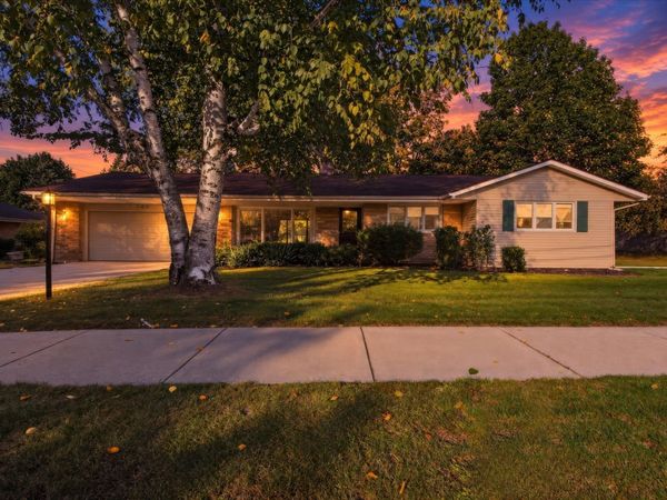 569 Charles Avenue, Alma, MI 48801