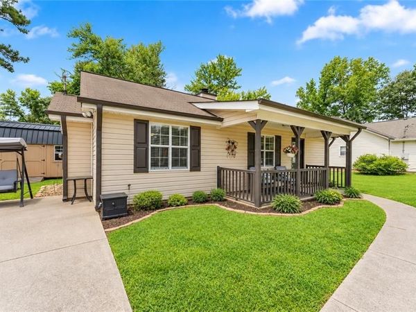 2560 Fairlane Drive , Cumming, GA 30041