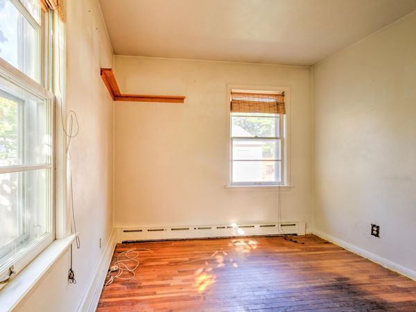 3313 N PEORIA Avenue, Peoria, IL 61603