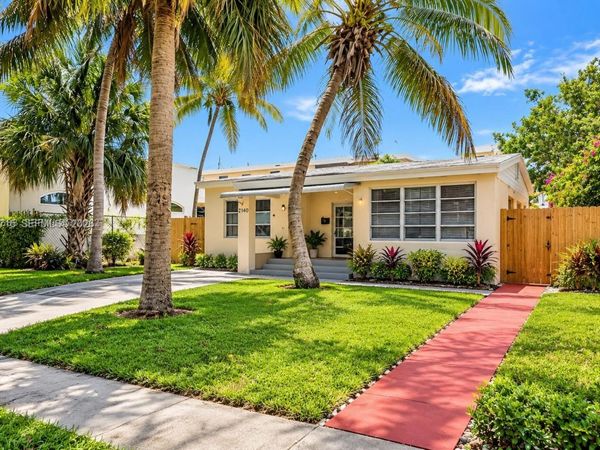 2140 NE 170th St, North Miami Beach, FL 33162