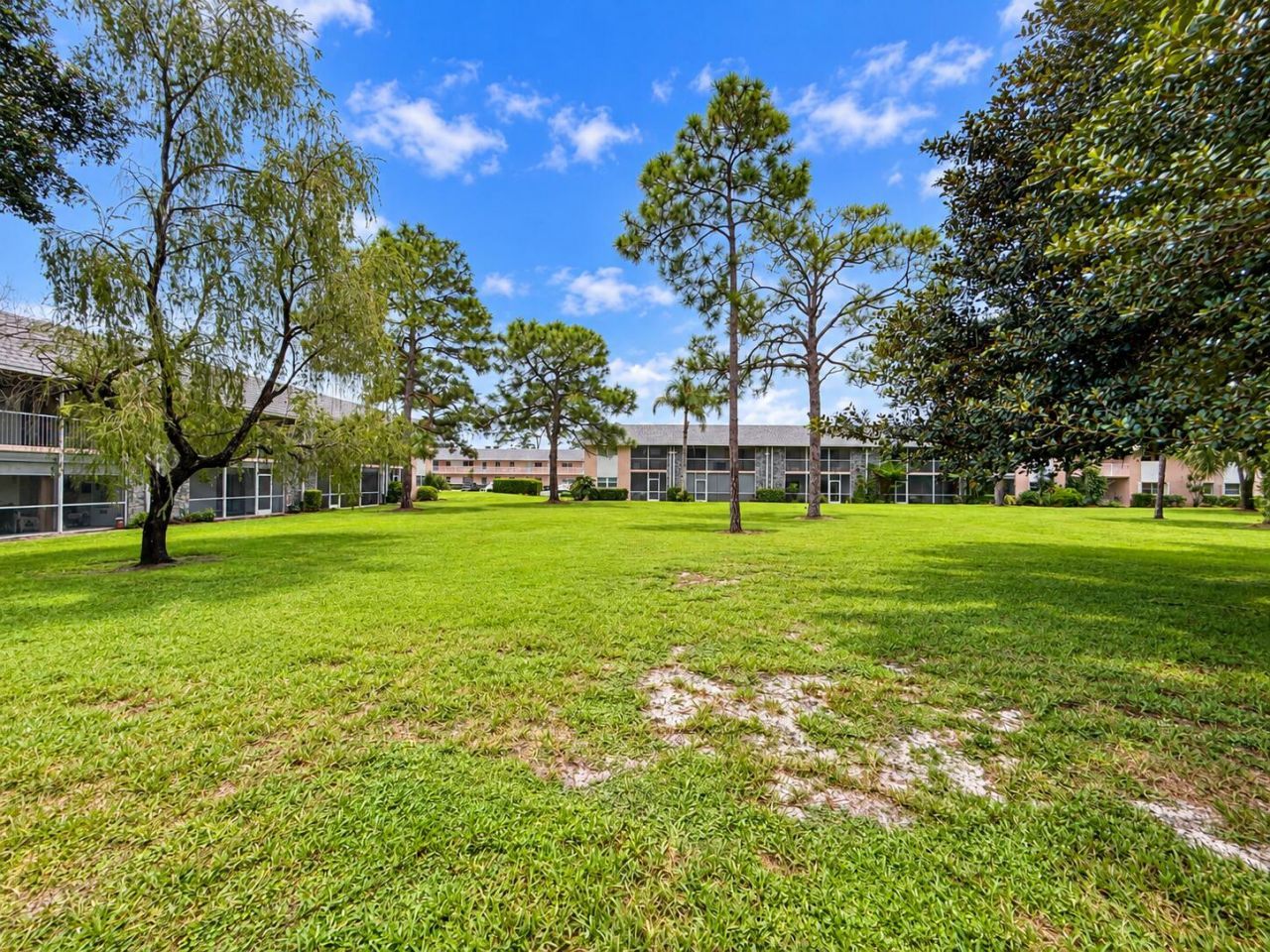 18081 SE Country Club Drive, Unit 21-207, Jupiter, FL 33469 Photo