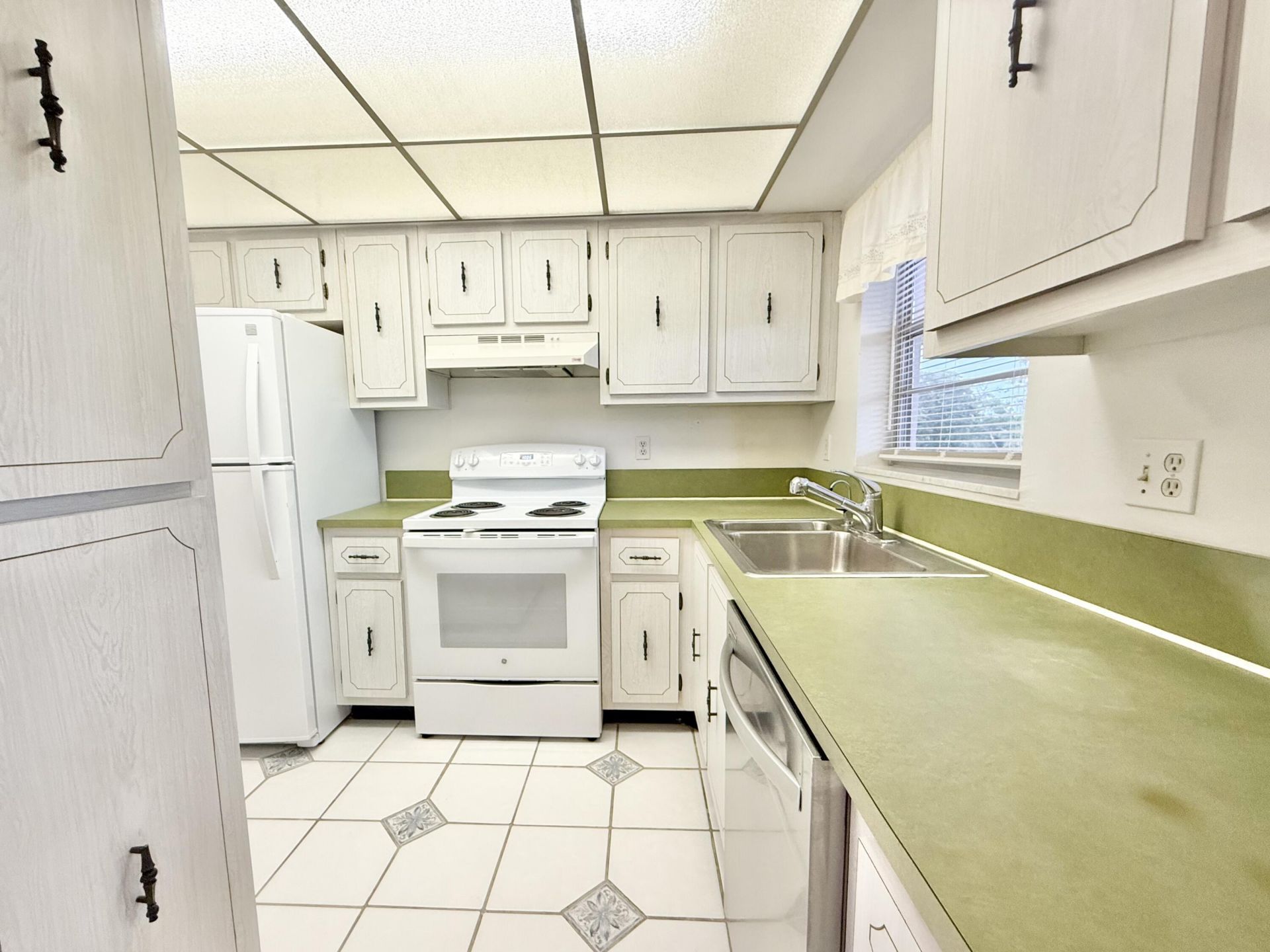 18081 SE Country Club Drive, Unit 21-207, Jupiter, FL 33469 Photo