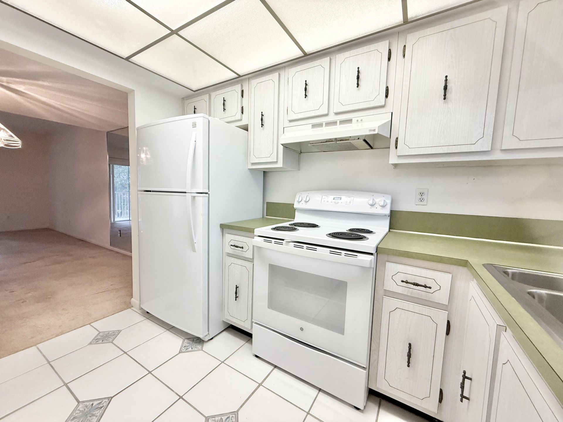 18081 SE Country Club Drive, Unit 21-207, Jupiter, FL 33469 Photo