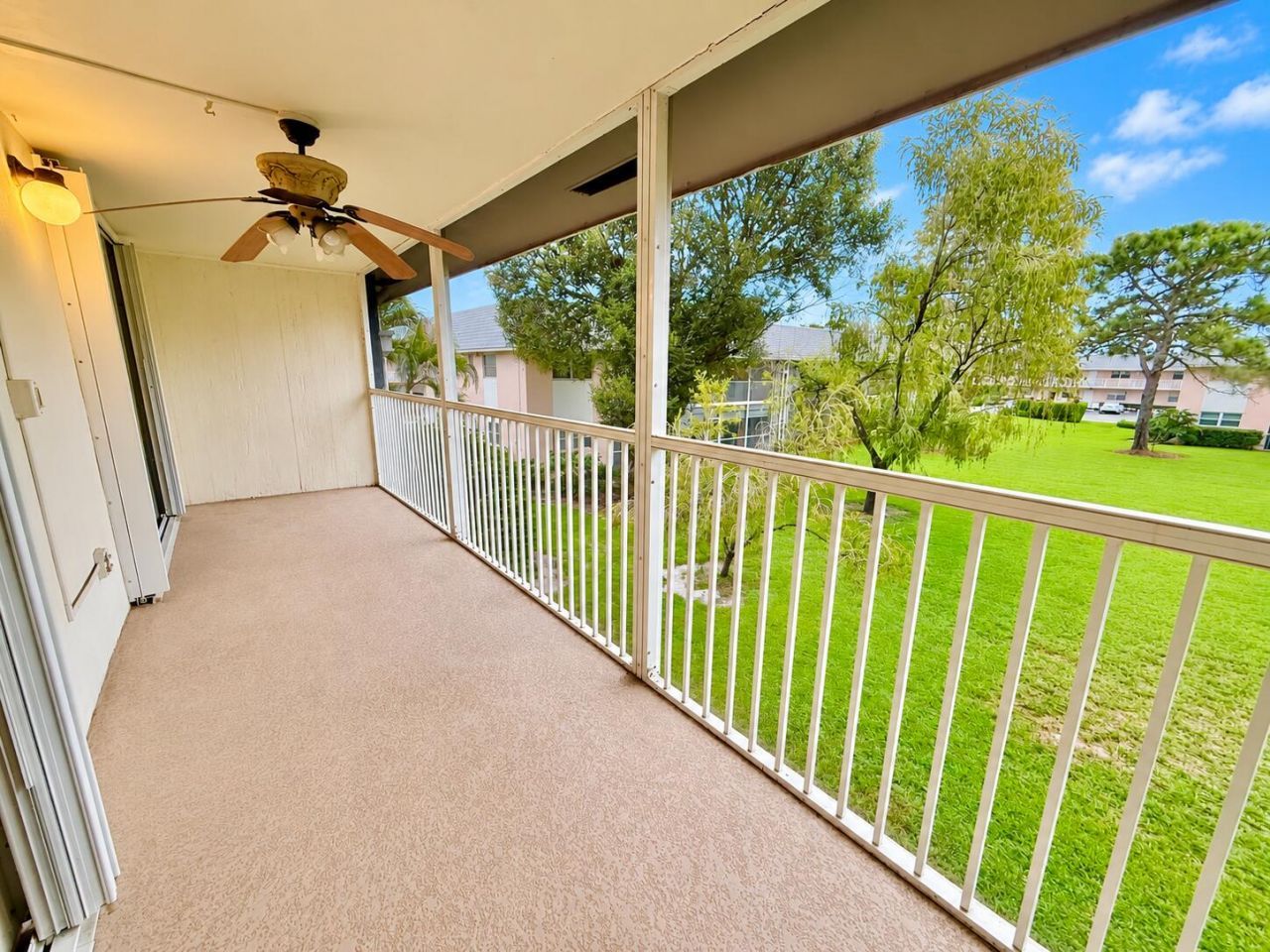 18081 SE Country Club Drive, Unit 21-207, Jupiter, FL 33469 Photo